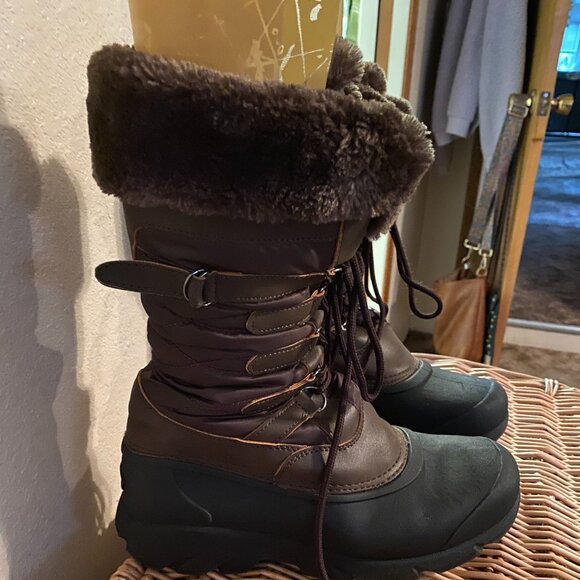 Dream Pairs, Thinsulate, brown winter boots w/fur/fleece insides, size 8 - Picture 10 of 10